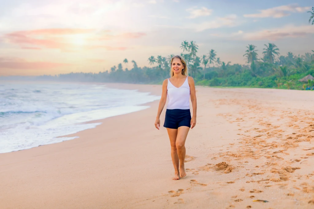 Blick auf den Strand und die Villa Lanka Flair am Indischen Ozean